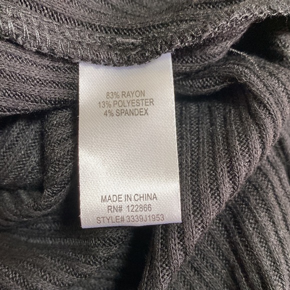 Status by Chenault Black Slit Side Rib Turtleneck Top - Picture 8 of 9